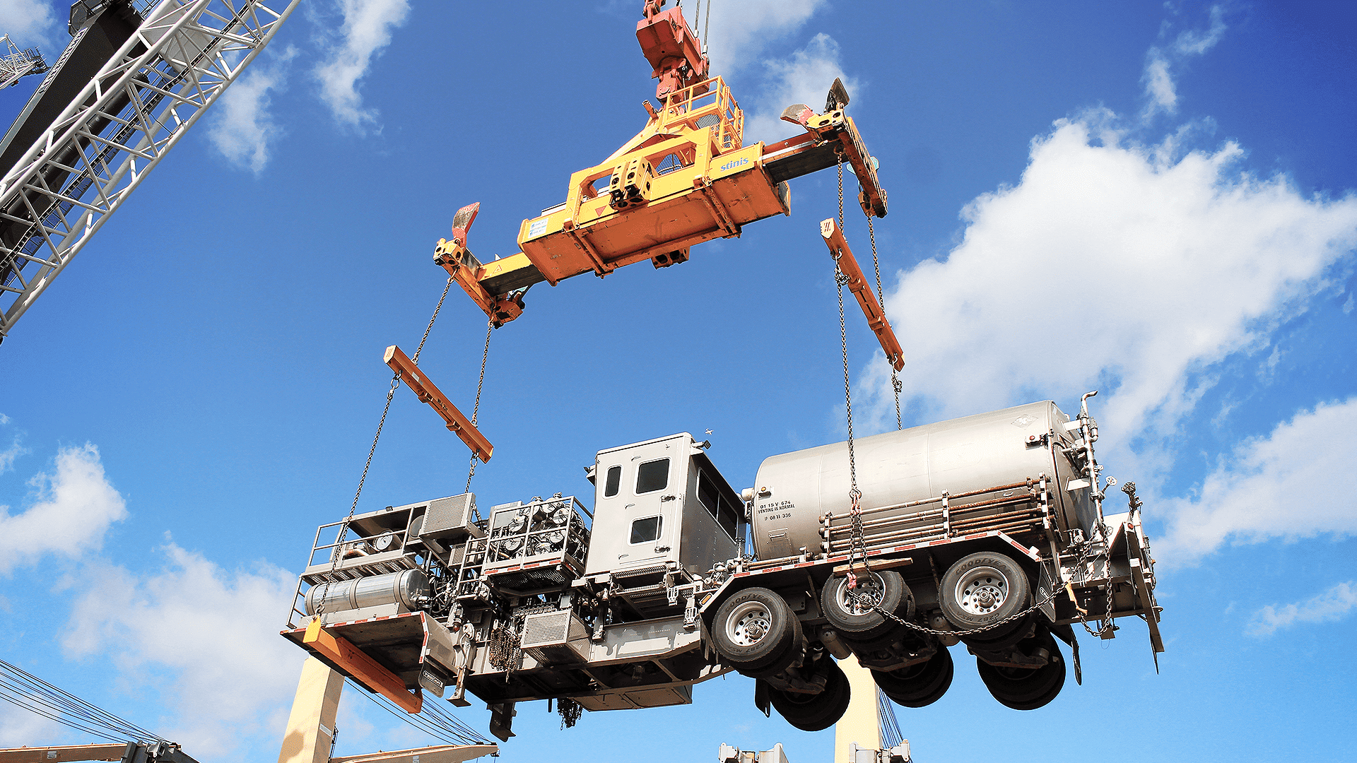 Mobile Harbour Crane Spreader 1 Mobile Harbour Crane Spreader 1