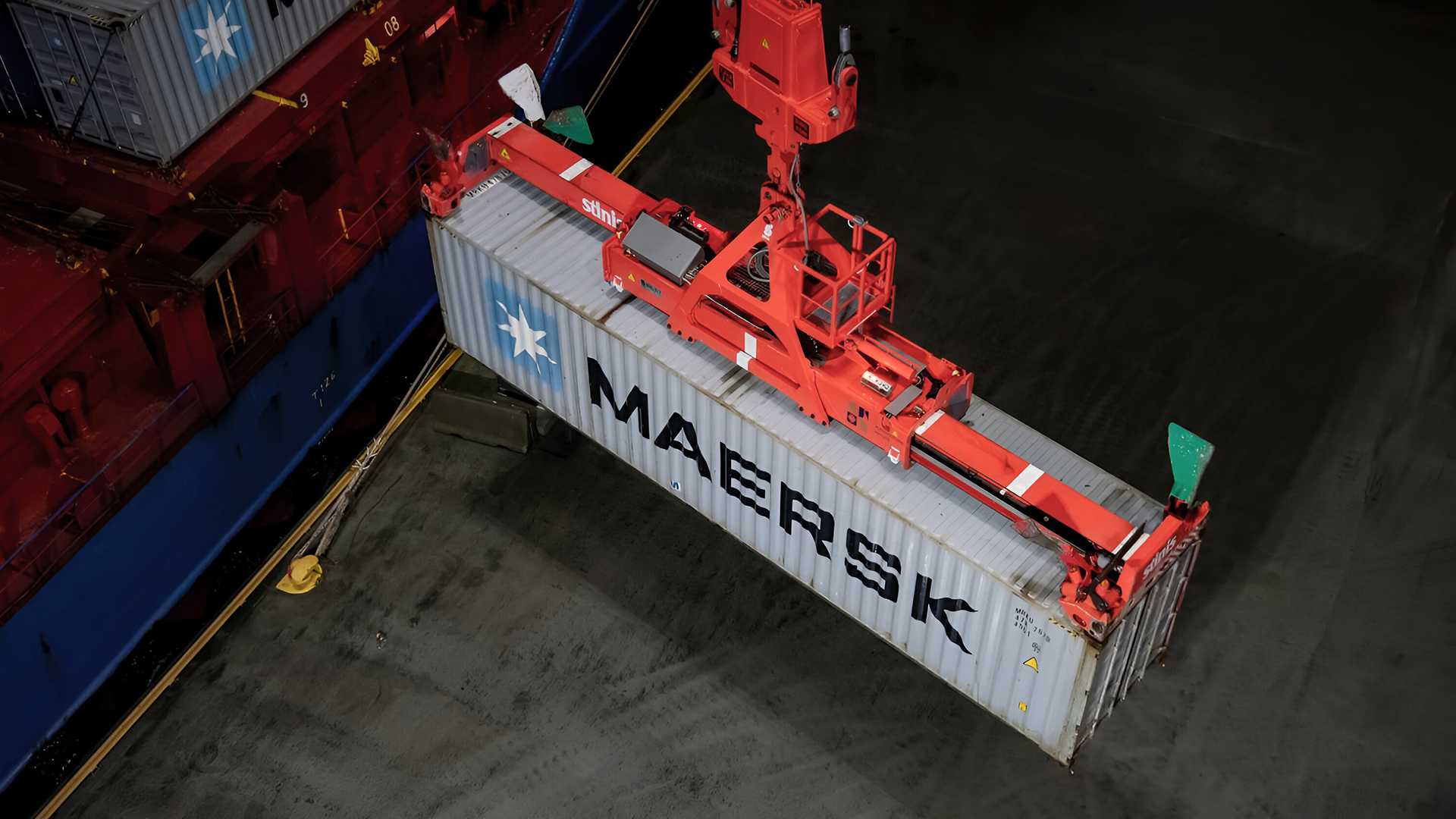 Mobile Harbour Crane Spreader 4 Mobile Harbour Crane Spreader 4