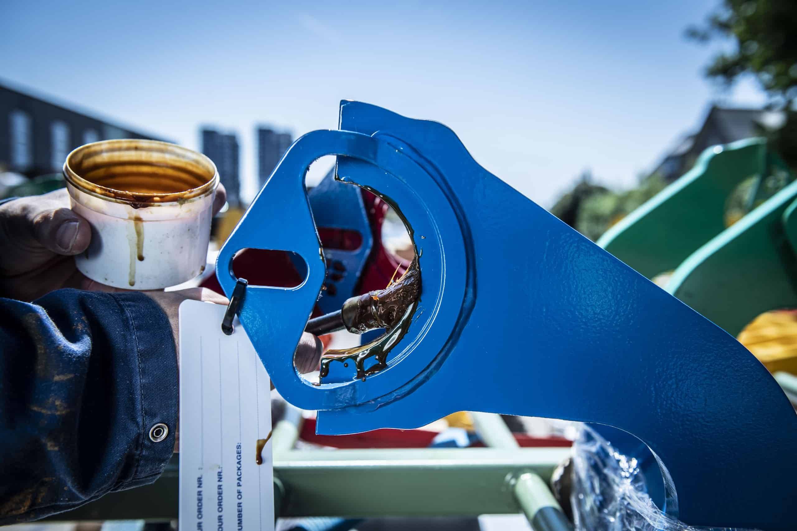 Stinis About Us - Slogan Stinis About Us - Slogan